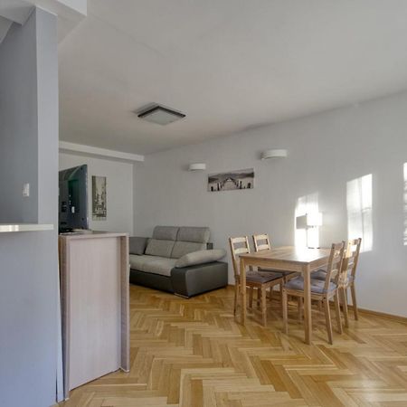 Aleja 3 Maja 7B By Homeprime Warsaw Exterior photo