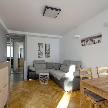Aleja 3 Maja 7B By Homeprime Warsaw Exterior photo